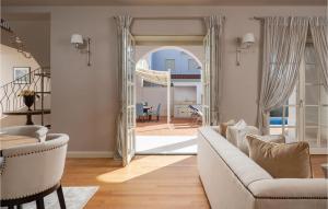 4 Bedroom Awesome Home In Vabriga 