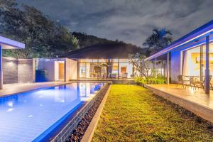 High End Imported Furniture Loch Palm Golf Course V145