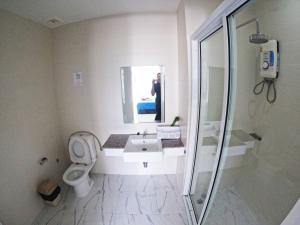 At Seacondo-Studio-B26