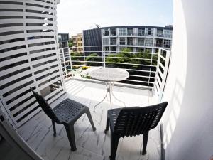 At Seacondo-Studio-B26