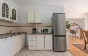 Stunning Home In Porec With Kitchen