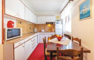 2 Bedroom Amazing Apartment In Okrug Gornji 