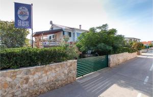 2 Bedroom Apartment In Dragovoljaca