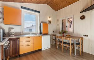 3 Bedroom Nice Apartment In Fazana 