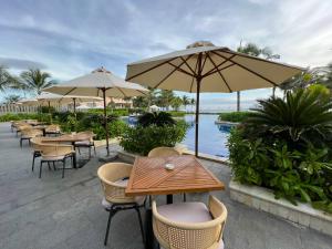 Seascape Villas In Long Beach Cam Ranh