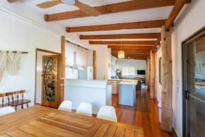 Tree & Sea sleeps 11