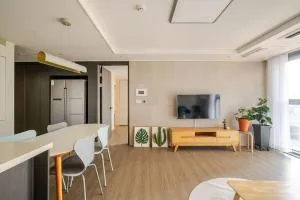 10 minutes from the airport, central Jeju Nohyeong-dong, 3 rooms, 3 beds, 2 bathrooms - Wŏllang-dong