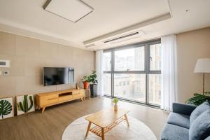 10 minutes from the airport, central Jeju Nohyeong-dong, 3 rooms, 4 doule beds, 2 bathrooms