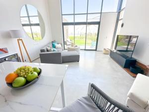 Beachfront Spacious Somabay Loft