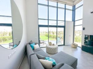 Beachfront Spacious Somabay Loft