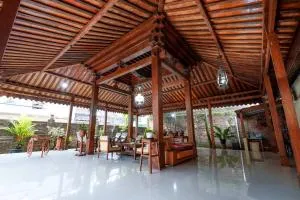 Omah Ralin Family Homestay with Spacious Joglo House - Timuran