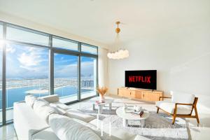LUX The ULTRA Luxury Palm Dubai Eye View Suite