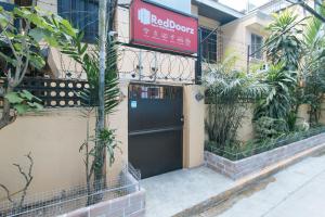 RedDoorz near PNR Espana Station