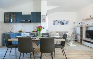 Amazing Home In Labin With Wifi 