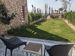 Modern Beachfront 1BR Loft with Garden in Somabay