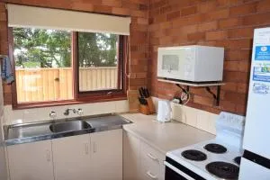 Anglers Lodge 4 - bring your own linen - Arakoon