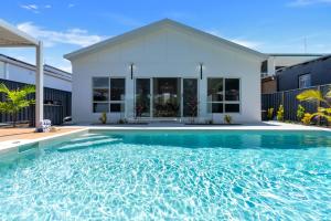 Belle Escapes Mer-Sea