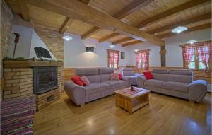 Lovely Home In Gornji Trpuci With Wifi 