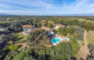 Awesome Home In Fucecchio With Jacuzzi - Torre