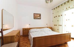3 Bedroom Beautiful Home In Nedescina 