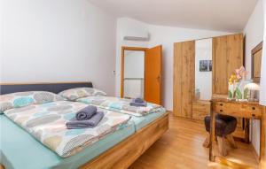 2 Bedroom Lovely Home In Musalez 