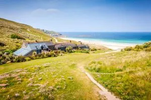Basking Shark, Studio Cottage With Superb Sea Views By Beach - Trevilley