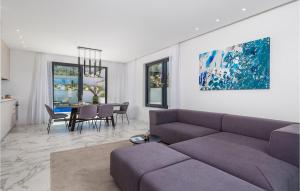 2 Bedroom Nice Apartment In Malinska 