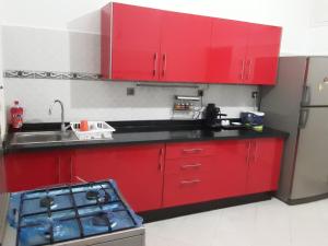 grand apt climatisé et ensoleillé au centre de Fès