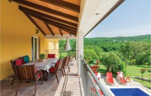 4 Bedroom Beautiful Home In Kranjci 