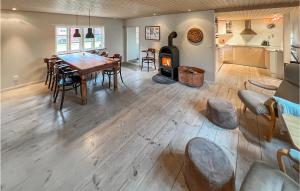 Cozy Home In Hishult With Kitchen