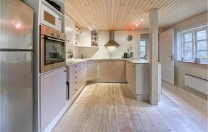 Cozy Home In Hishult With Kitchen