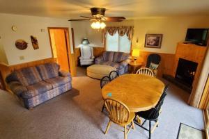 2 Bedroom Eagle Villa In Voyageurs National Park