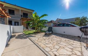 Nice Apartment In Turanj With Kitchen - 4hvězdičkové hotely ve městě Turanj