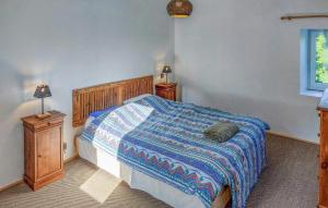 Maisons de vacances 3 Bedroom Nice Home In Ploubezre : photos des chambres