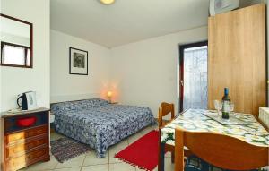 Lovely Apartment In Umag With Wifi