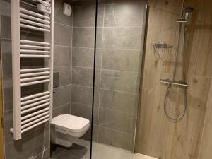 Les Astrances, logement dans une maison de village