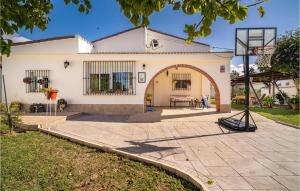 Lovely Home In Chiclana De La Fronter