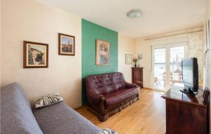 3 Bedroom Stunning Home In Podstrana 