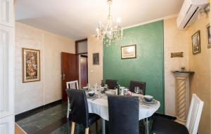 3 Bedroom Stunning Home In Podstrana