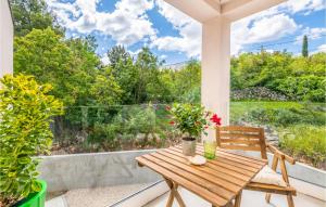 3 Bedroom Pet Friendly Home In Vrh