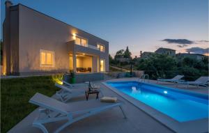 3 Bedroom Pet Friendly Home In Vrh