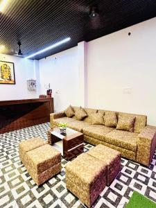RAVINDRA GEETA Inn