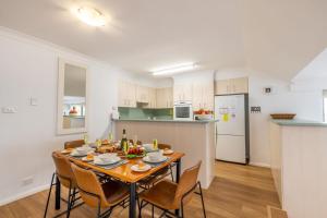 Skyline, 4,12 Thurlow Avenue - Unit with stunning views, air conditioning and Wi-Fi
