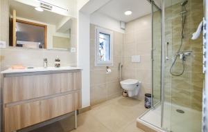 Maisons de vacances Lovely Home In Villes-Sur-Auzon : photos des chambres