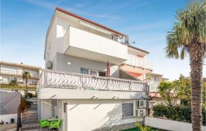 Lovely Apartment In Crikvenica