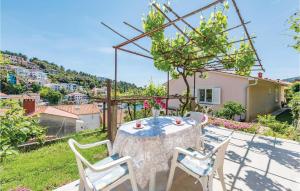 1 Bedroom Lovely Apartment In Rabac