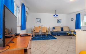 1 Bedroom Lovely Apartment In Malinska