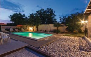 Cozy Home In Pula With Kitchen