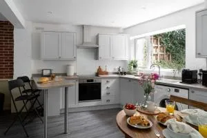 Classy two bed home - close to town centre & beach - 埃克斯茅斯