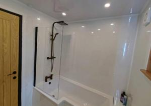 Dundee Beach Villa with Free Parking